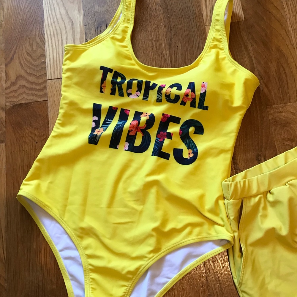 Women and men bathing suits set - Picture 3 of 7